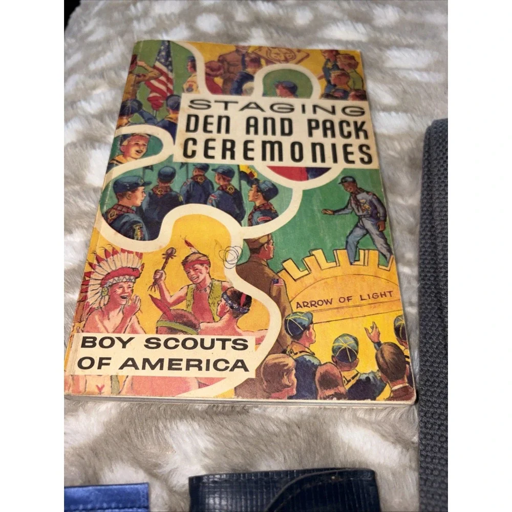 Boy Scout Cub Scout Collectibles Pins Patches Mess Kit Den Pack Ceremonies Book